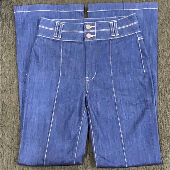 NWOT BCBGMAXAZRIA PINTUCK FLARE JEANS💙 - Picture 2 of 9